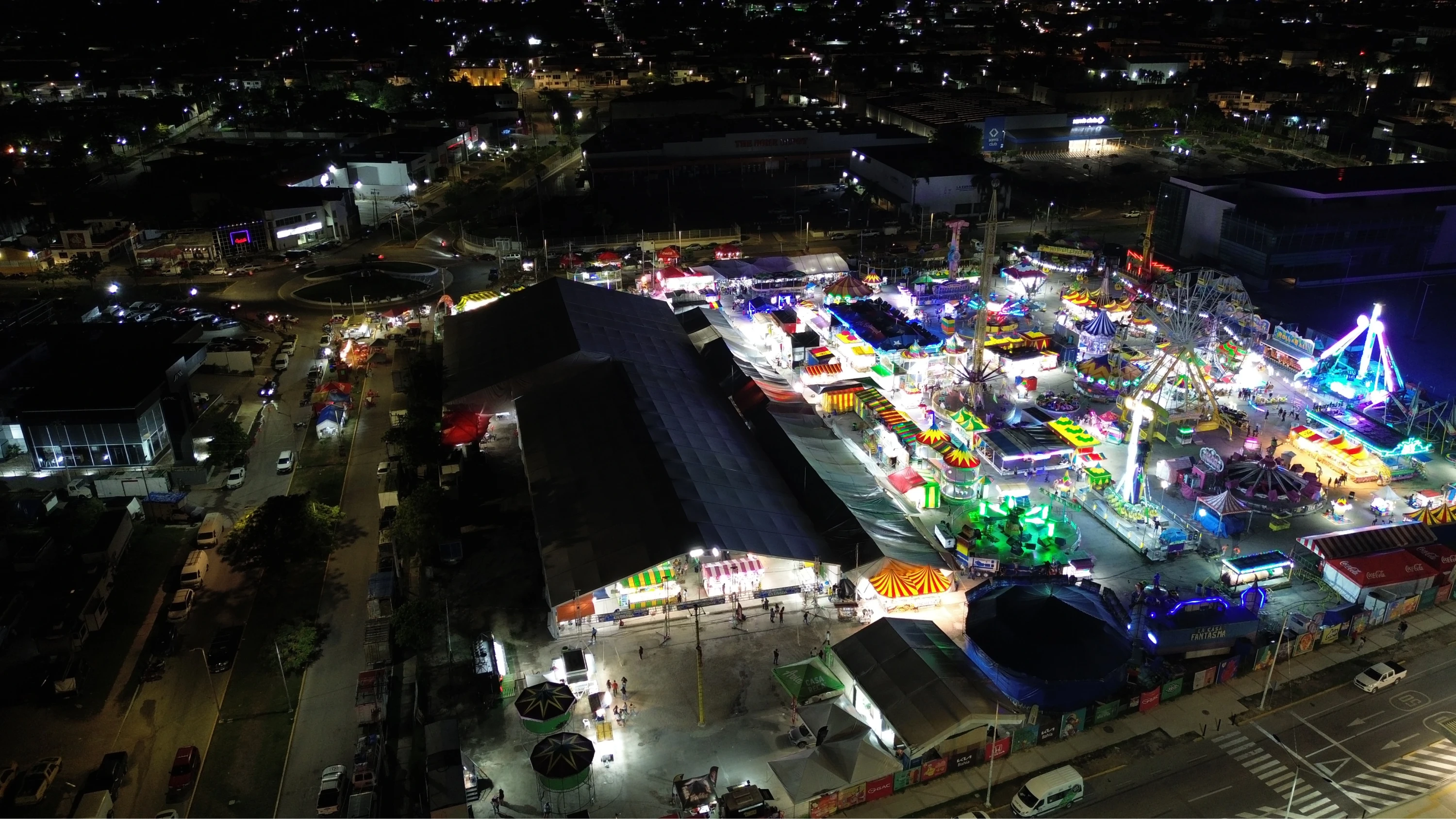 Feria con estructuras temporales